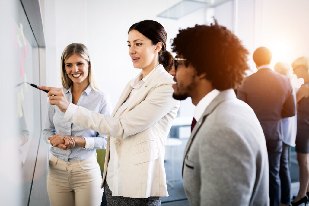 blog image of lawyers discussing staying organized during discovery